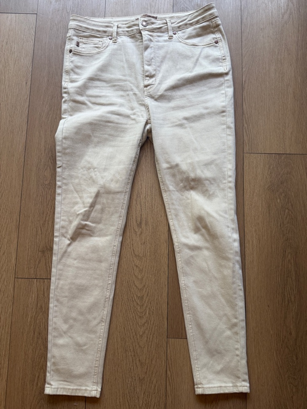 Judy Blue Light Cream Skinny Jeans